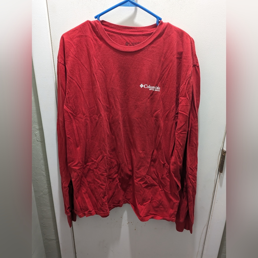 Columbia Men's XL Red Long sleeve tee Shirt Deer Flag on back